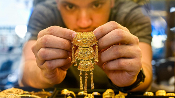 gold rate today Rs 17500 increase 24K gold price 100g today gold price surge February 14 24K gold rate Chennai Mumbai gold rate jump after US inflation 22K 18K gold price today gold price 5000 milestone US CPI soft gold rally gold rate city wise India 24K gold Rs 15884 today gold price Tamil Nadu February 14 gold rate increase 17500 per 100g Fed rate cut expectation gold gold price reversal US market gold rate update Chennai Coimbatore 24K gold price today India gold surge after inflation data gold price 100 grams Rs 17500 up international gold 5000 today gold rate live India February 14 17500 24 100 14 22K 18K 5000 US CPI 24K 15884 14 100 17500 Fed - 24 100 17500 5000 14 gold rate today Rs 17500 increase 24K gold price 100g today gold price surge February 14 24K gold rate Chennai Mumbai gold rate jump after US inflation 22K 18K gold price today gold price 5000 milestone US CPI soft gold rally gold rate city wise India 24K gold Rs 15884 today gold price Tamil Nadu February 14 gold rate increase 17500 per 100g Fed rate cut expectation gold gold price reversal US market gold rate update Chennai Coimbatore 24K gold price today India gold surge after inflation data gold price 100 grams Rs 17500 up international gold 5000 today gold rate live India February 14 17500 24 100 14 22K 18K 5000 US CPI 24K 15884 14 100 17500 Fed - 24 100 17500 5000 14