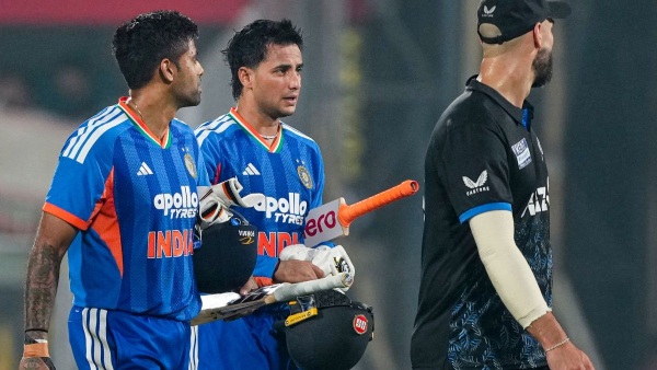 IND vs SA Suryakumar Yadav Backs Abhishek Sharma Despite Hat-trick of Ducks Rules Out Sanju Samson IND vs SA Suryakumar Yadav Backs Abhishek Sharma Despite Hat-trick of Ducks Rules Out Sanju Samson