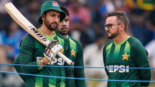 PAK vs NAM Pakistan Captain Salman Ali Agha Slams Bottle as Tensions Boil Over with Coach Mike Hesson