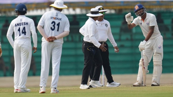 Ranji Trophy Final Jammu amp amp Kashmir Captain Paras Dogra Involved in Heated Scuffle with Karnataka Fielders