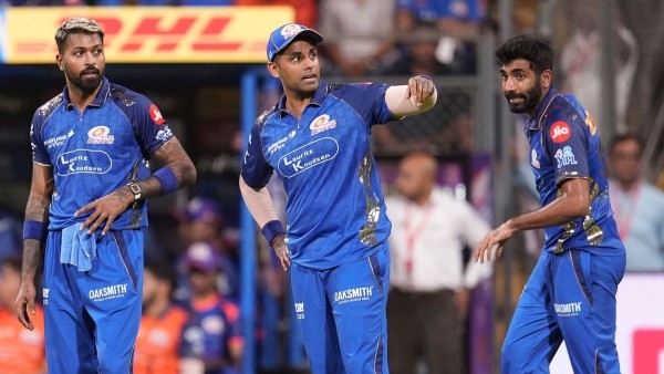 IPL 2026 MI vs SRH Mumbai Indians Lose Despite Scoring 243 SRH Pull Off Record Run Chase at Wankhede