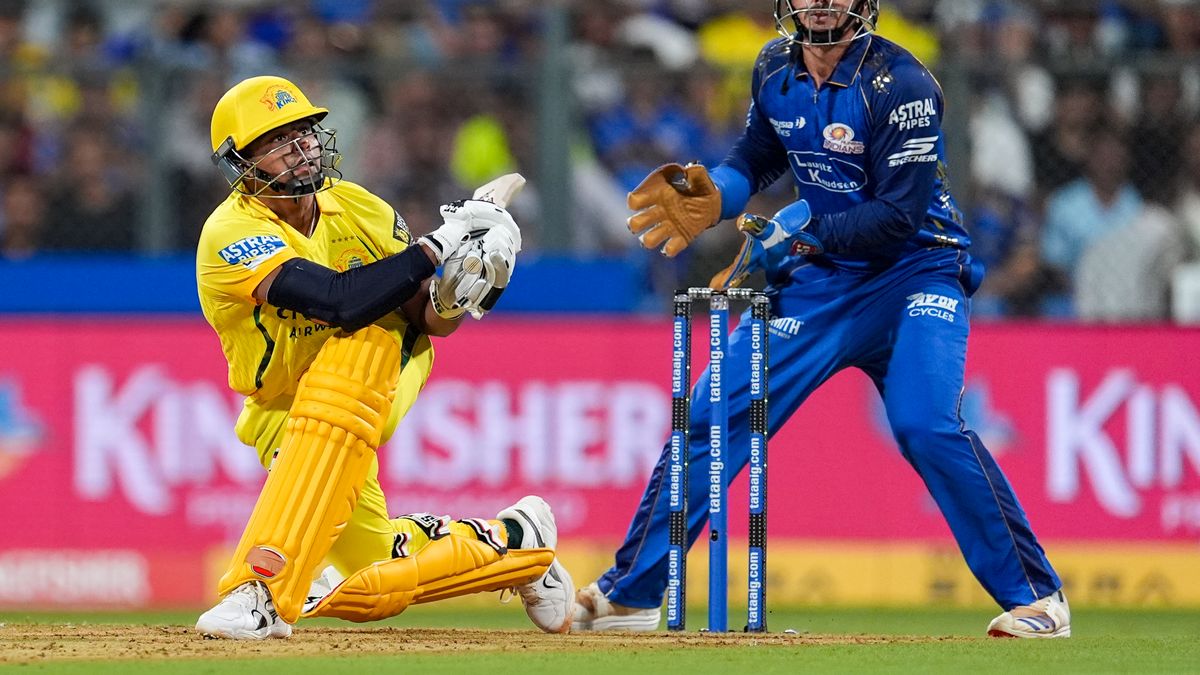 CSK அணியில் கிடைக்கும் வாய்ப்பை சர்பராஸ் கான் வீணடிக்கிறார்.. 15, 20 ரன்கள் எல்லாம் போதாது- ஜாபர்