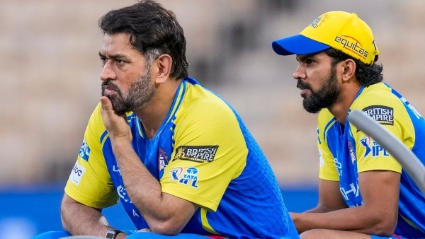 CSK Coach Eric Simons Breaks Silence on Dhoni Return with a Surprising Response