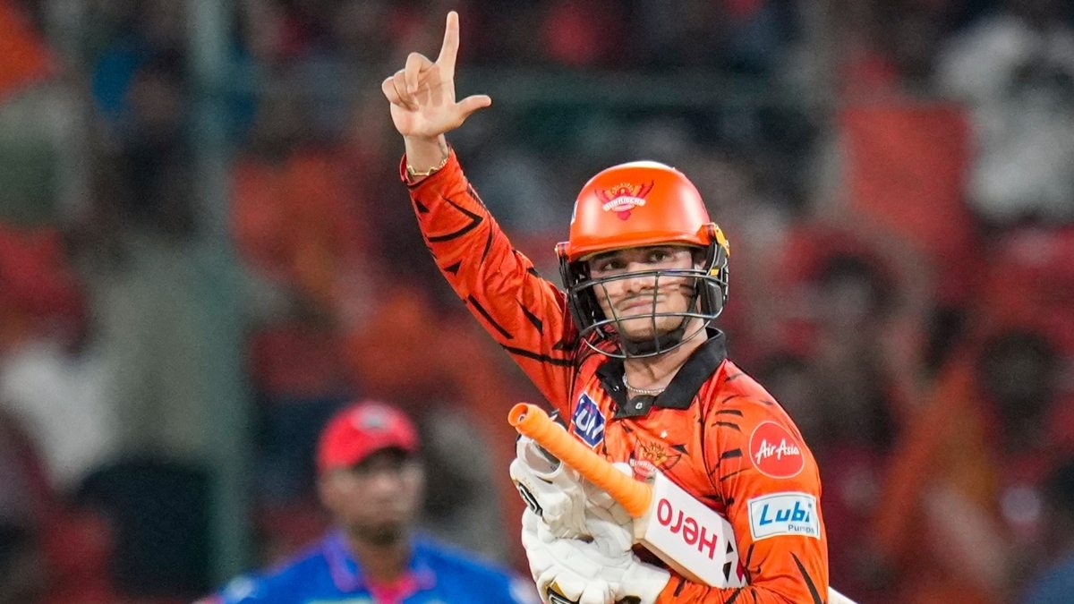 IPL 2026: அபிஷேக் சர்மா செய்த செயல்.. 3.2 ஓவர்களில் 50 ரன்கள்.. ஐபிஎல் வரலாற்றில் SRH இமாலய சாதனை