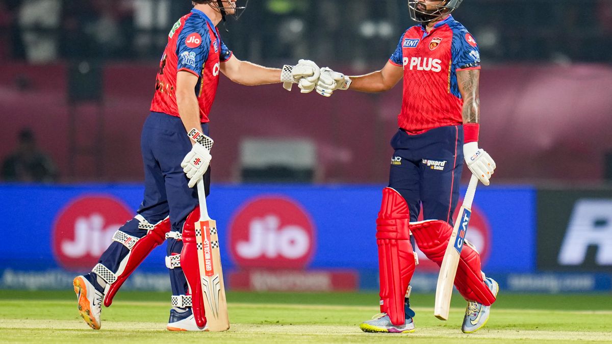 IPL 2026: ஒரே கையால் சிக்சர்.. அரைசதம் அடித்து கோலி, டிராவிட் சாதனையை சமன் செய்த ஸ்ரேயாஸ் ஐயர்