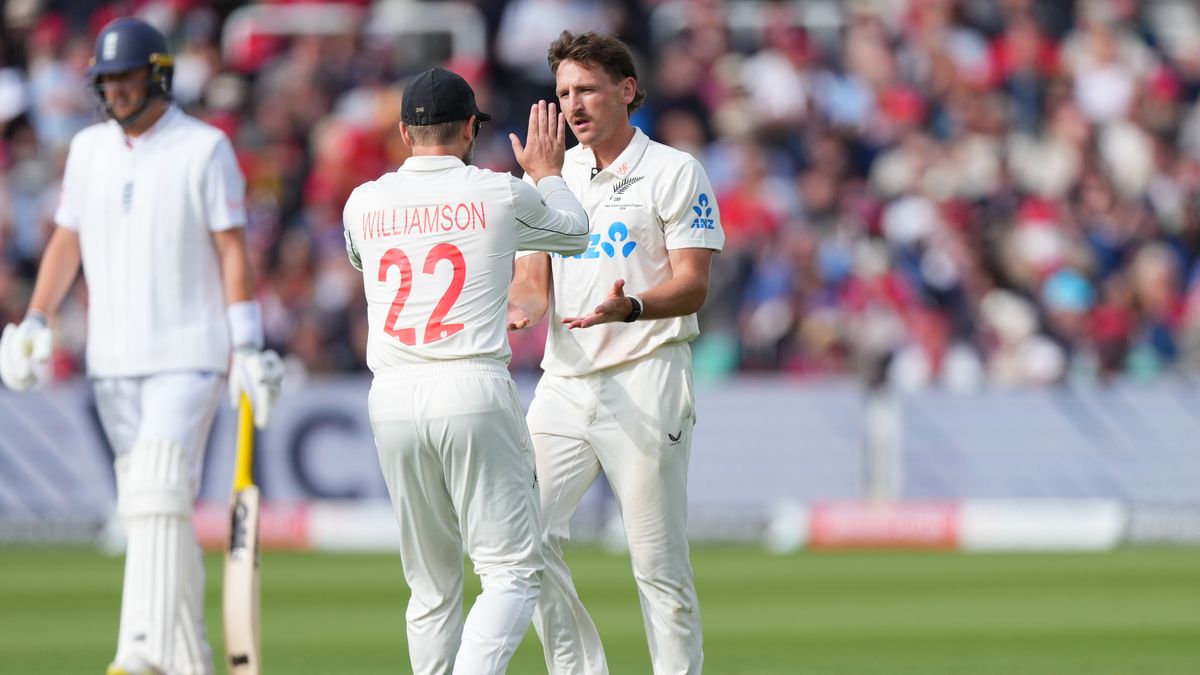 ENG vs NZ: நியூசிலாந்து அணிக்கு 254 ரன்கள் இலக்கு.. இங்கிலாந்து வீரர் எமிலியோ கே சாதனை 50