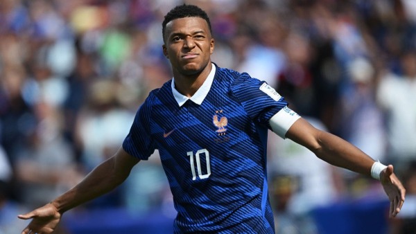 FIFA Kylian Mbapp Shines Despite Heavy Rain as France Defeats Iraq 3-0 to Advance in World Cup 2026