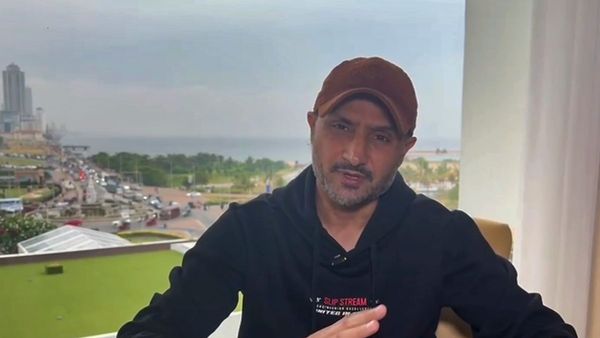 Sreesanth challenges Harbhajan to boxing match Sreesanth challenges Harbhajan to boxing match
