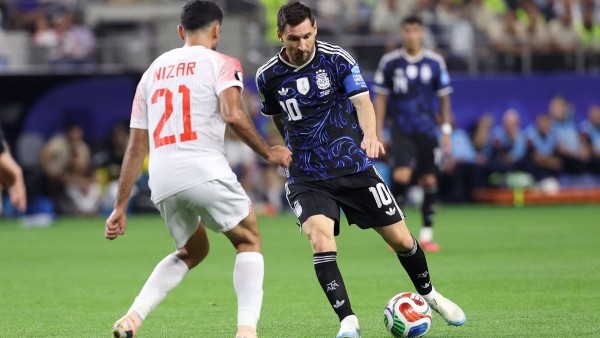 FIFA World Cup Fans Outraged as Folarin Balogun Receives Red Card But Lionel Messi Escaped FIFA World Cup Fans Outraged as Folarin Balogun Receives Red Card But Lionel Messi Escaped