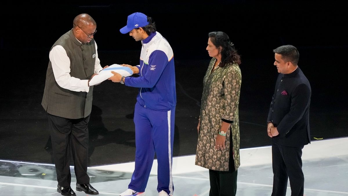 காமன்வெல்த் கொடி இந்தியாவிடம் ஒப்படைப்பு; 2030 அகமதாபாத் நடத்தும்