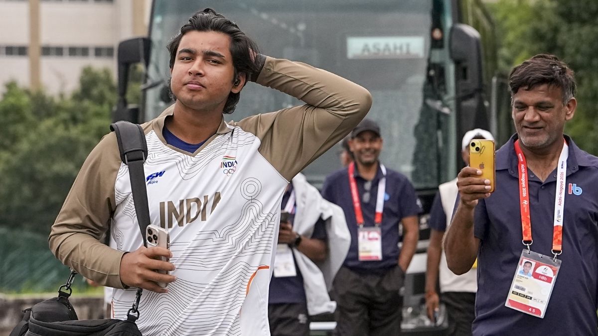 IND vs NZ: "வைபவ் சூர்யவன்ஷிக்கு ஓவர் பில்டப் கொடுக்காதீங்க அதனால்..".. கொதித்த பேட்டிங் கோச் கோடக்