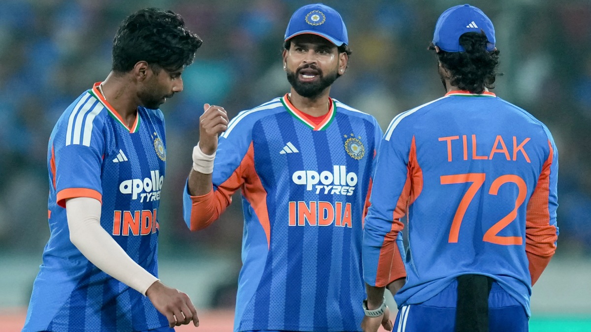 IND vs NZ: 6,4,4 என பறக்கவிட்ட டேரல் மிட்செல்.. பழிவாங்கிய கம்பீர் சிஷ்யன்.. பவர்பிளேவில் அபாரம்