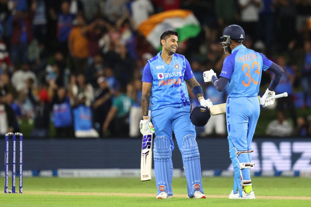 மகிழ்ச்சியாக விளையாடுங்கள்