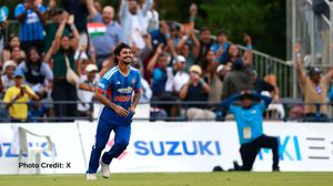 IND vs JPN: ఇషాన్ కిషన్ కళ్లు చెదిరే త్రో.. బిత్తరపోయిన జపాన్ బ్యాటర్!(వీడియో)