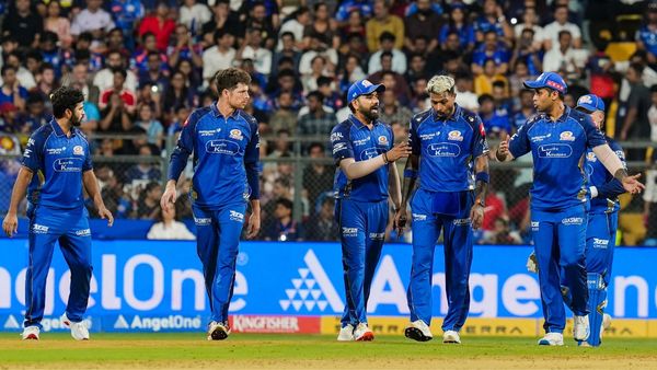 IPL 2026: ముంబై ఇండియన్స్ చెత్త ప్రదర్శన.. ఆ నలుగురిపై వేటు!