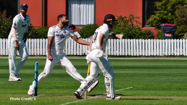 IND vs NZ: బ్యాడ్‌లైట్‌తో బచాయించిన న్యూజిలాండ్.. తృటిలో చేజారిన భారత్ విజయం!