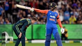 IND vs AUS: కొంపముంచిన దూకుడు.. కుప్పకూలిన టీమిండియా