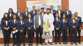 ప్రపంచ కప్ వీరులకు డిప్యూటీ సీఎం పవన్ కల్యాణ్ ఘన సన్మానం! ప్రపంచ కప్ వీరులకు డిప్యూటీ సీఎం పవన్ కల్యాణ్ ఘన సన్మానం!