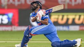 హిట్మ్యాన్ ఖాతాలో అరుదైన ఘనత: రో-కో మళ్లీ బరిలోకి దిగేదెప్పుడు? హిట్మ్యాన్ ఖాతాలో అరుదైన ఘనత: రో-కో మళ్లీ బరిలోకి దిగేదెప్పుడు?
