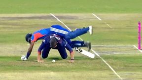 IND vs NAM: హార్దిక్‌ను తోసేసి.. పుషప్స్ కొట్టిన నమీబియా కెప్టెన్!(వీడియో)