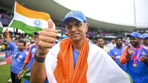 ద్రవిడ్ కెరీర్ను కాపాడింది నేనే.. లేదంటే అప్పుడే ఖతమైపోయేది: మాజీ కెప్టెన్ ద్రవిడ్ కెరీర్ను కాపాడింది నేనే.. లేదంటే అప్పుడే ఖతమైపోయేది: మాజీ కెప్టెన్