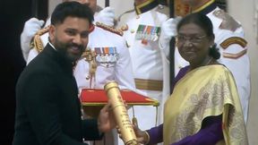 పద్మశ్రీ అవార్డు అందుకున్న రోహిత్ శర్మ