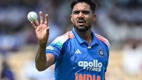 టీమిండియా బౌలర్ సెంచరీ మిస్.. భారత క్రికెట్ చరిత్రలో చెత్త రికార్డు! టీమిండియా బౌలర్ సెంచరీ మిస్.. భారత క్రికెట్ చరిత్రలో చెత్త రికార్డు!