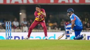 IND vs WI: ఆ ఒక్క ఓవరే టీమిండియా కొంపముంచింది! IND vs WI: ఆ ఒక్క ఓవరే టీమిండియా కొంపముంచింది!