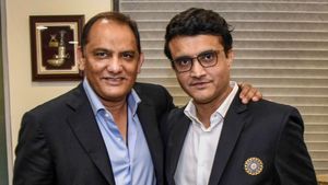 టీమిండియా మాజీ కెప్టెన్ ఇంట్లో భారీ చోరీ!