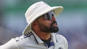 మహమ్మద్ సిరాజ్‌కు రూ. 2 లక్షల 25 వేల జరిమానా..!