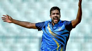 IPL 2026: సన్‌రైజర్స్ హైదరాబాద్ బౌలింగ్ కోచ్‌గా ఆర్‌సీబీ మాజీ పేసర్