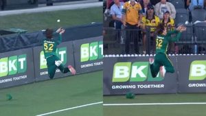 AUS vs SA: కొంపముంచిన కొత్త రూల్.. సిక్సర్‌గా మారిన స్టన్నింగ్ క్యాచ్!