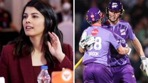 బోణీ కొట్టిన కావ్య పాప!