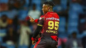 CPL 2025 పేస్ సెన్సేషన్‌పై కన్నేసిన ఐపీఎల్ ఫ్రాంచైజీలు!
