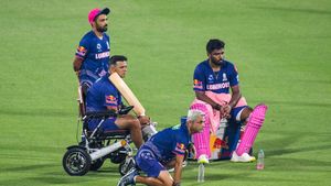 IPL 2026: అతని వల్లే రాజస్థాన్‌కు రాహుల్ ద్రవిడ్ గుడ్‌బై ?