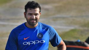 రోహిత్ శర్మ మెడపై వేలాడుతున్న కత్తి..