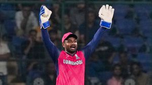 కోహ్లీ, ధోనీ కాదు.. అతనే నా ఆరాధ్య క్రికెటర్: సంజూ శాంసన్