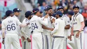 మూడు ఫార్మాట్లకు అతన్నే కెప్టెన్‌ చేయండి:మాజీ క్రికెటర్