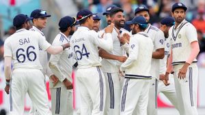 IND vs ENG: భారత్‌పై బాల్ ట్యాంపరింగ్ ఆరోపణలు!