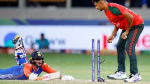 IND vs BAN: కొంపముంచిన రనౌట్! (వీడియో)