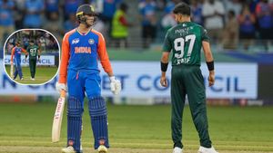 IND vs PAK: అభిషేక్ శర్మ‌ X హారిస్ రౌఫ్ డిష్యూం డిష్యూం! (వీడియో)
