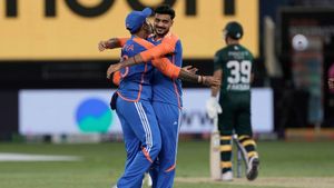 IND vs PAK: కుల్దీప్ తీన్మార్.. పాక్ బేజార్!