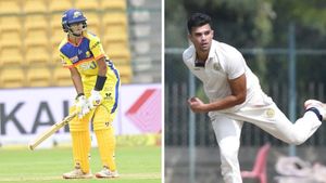 Arjun Tendulkar: ద్రవిడ్ కొడుకును ఔట్ చేసిన సచిన్ కొడుకు!