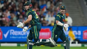 IND vs AUS: చెత్త బ్యాటింగ్‌తో టీమిండియా చిత్తు!