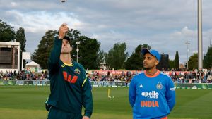 IND vs AUS: 18 సార్లు.. 18 ఛేజింగ్‌లు! మార్ష్ నయా ట్రెండ్!.. తెలుగోడు ఔట్!!