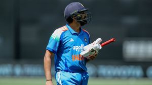 IND vs AUS: చరిత్ర సృష్టించిన రోహిత్ శర్మ!