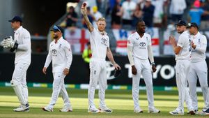 తెలివి తక్కువ పనులతో ఓడిపోయారు: ఇంగ్లండ్ మాజీ క్రికెటర్