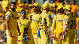 IPL 2026: కీలక ఆటగాళ్లపై వేటు..  చెన్నై సూపర్ కింగ్స్ రిటైన్, రిలీజ్ లిస్ట్ ఇదే!