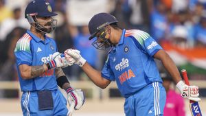 రో-కో విధ్వంసం: దక్షిణాఫ్రికా ముందు భారీ లక్ష్యం