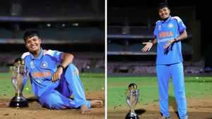ప్రపంచకప్ విజయం.. తండ్రికి ఉద్యోగం!